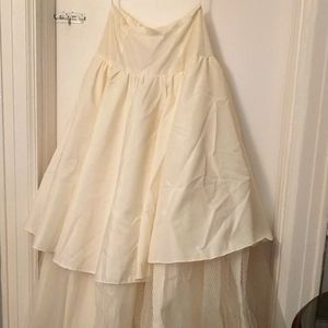 Under wedding dress skirt for wedding dress